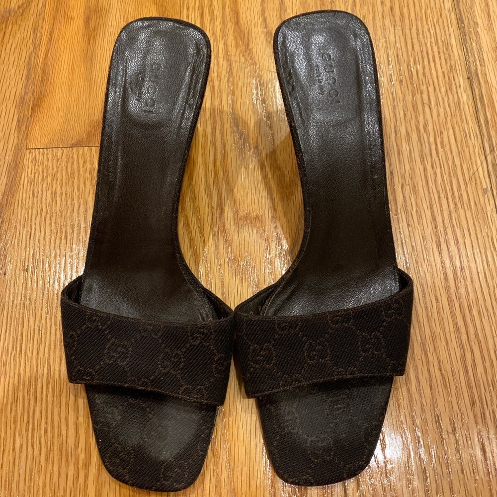Vintage Gucci Logo Kitten Heels